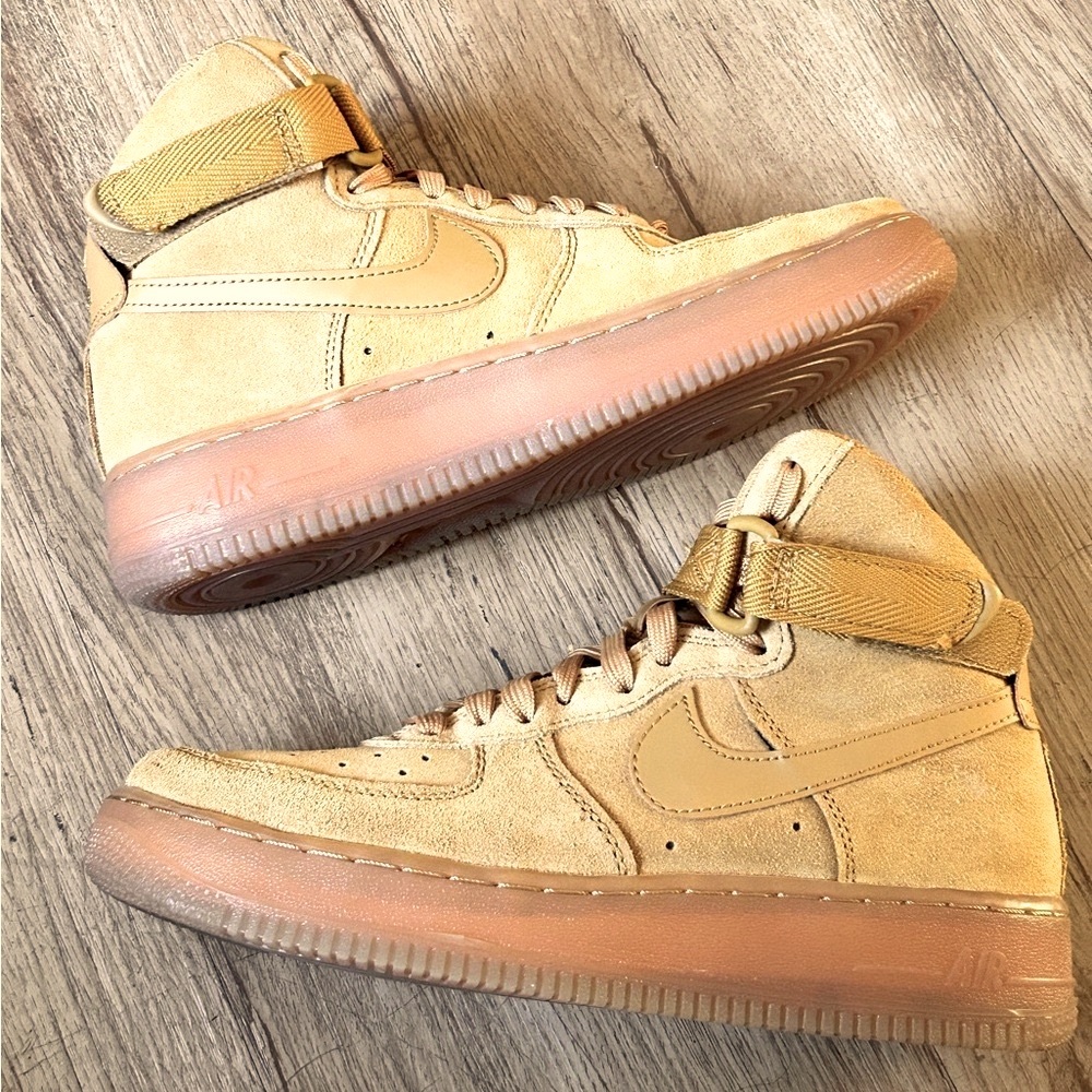 Nike Air Force 1 Hi-Top LV8 Tan Suede Big Side Leather Logo Sneakers NWOB 7Y